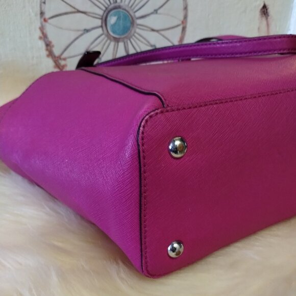 MIchael Kors - Charlotte Large Saffiano Leather Top-Zip Bag in Dragonfruit Pink - Picture 9 of 12